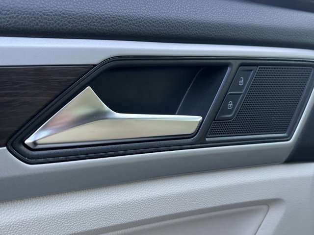 Used 2023 Volkswagen Atlas SE w/ Black Wheel Package image 14