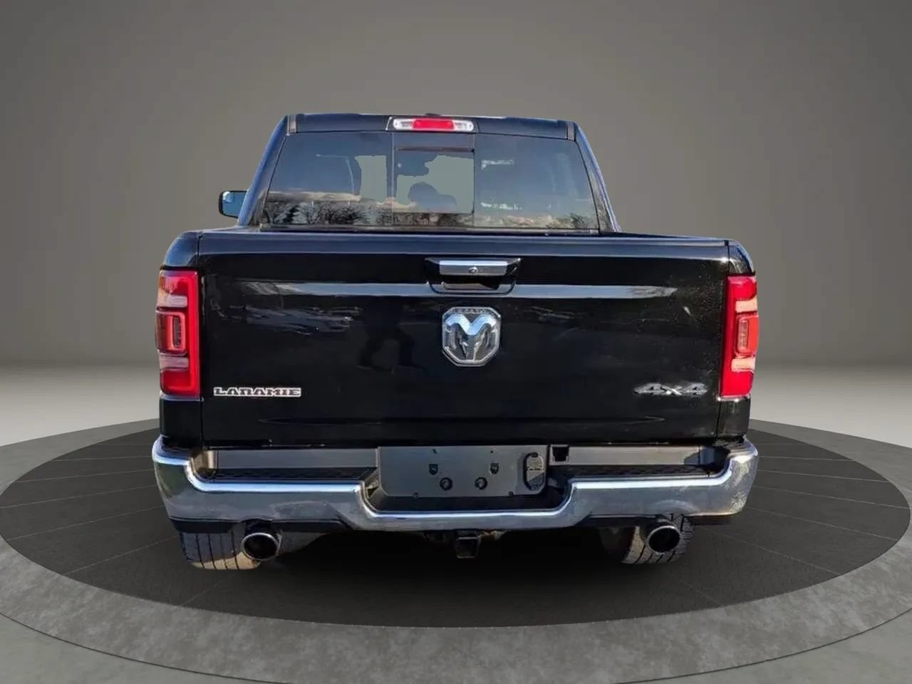 Used 2019 RAM 1500 Laramie AWD/4WD image 3