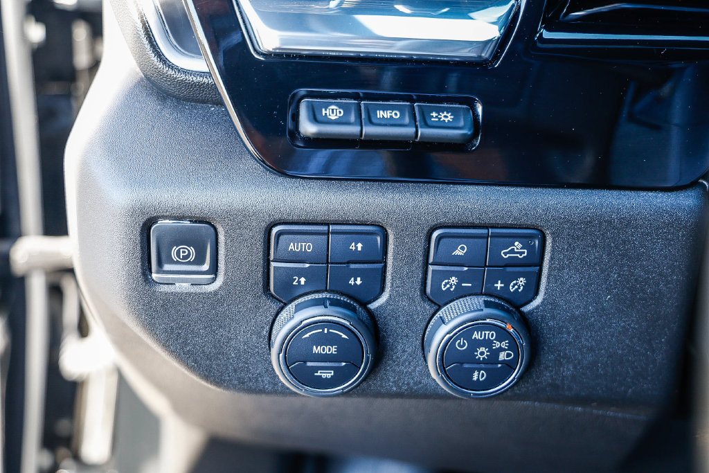 Used 2024 Chevrolet Silverado 3500 High Country w/ Technology Package AWD/4WD image 54