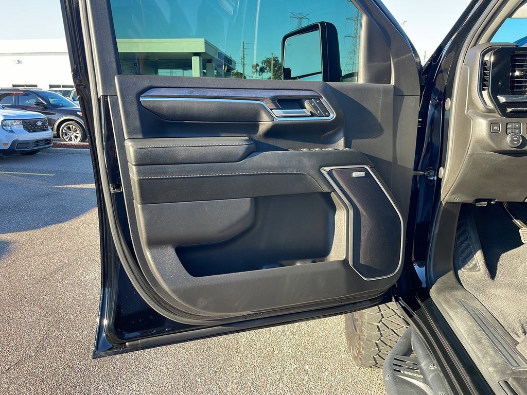 Used 2024 Chevrolet Silverado 2500 LTZ w/ LTZ Plus Package image 10