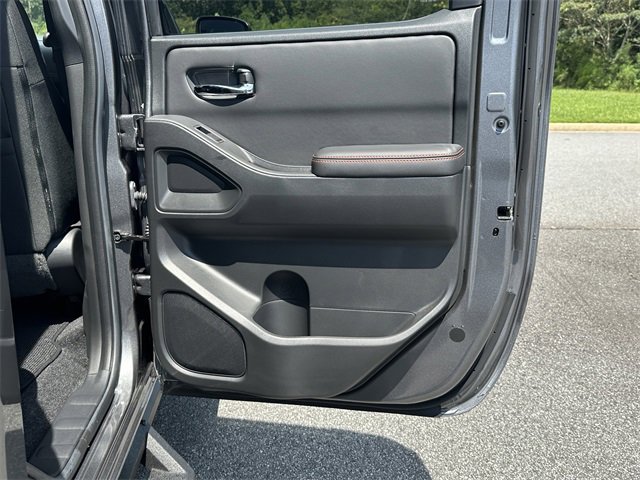 Certified 2025 Nissan Frontier PRO-4X w/ Pro Convenience Package image 17