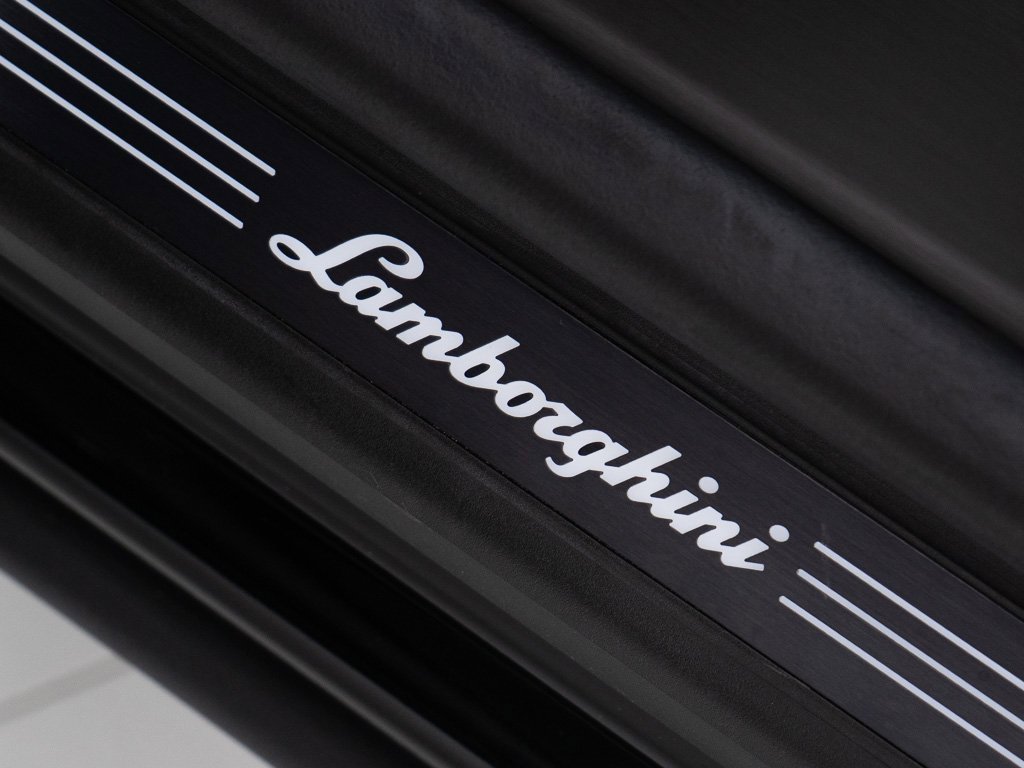 Used 2023 Lamborghini Urus S image 13