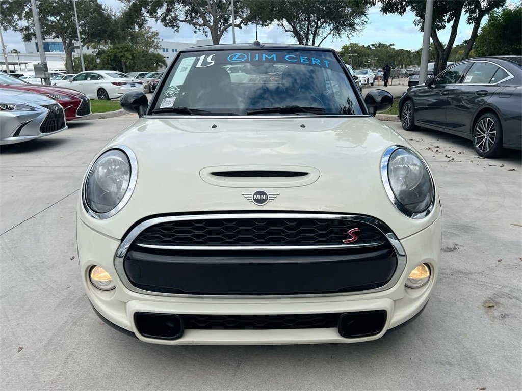Used 2019 MINI Cooper S w/ Signature Upholstery Package image 2