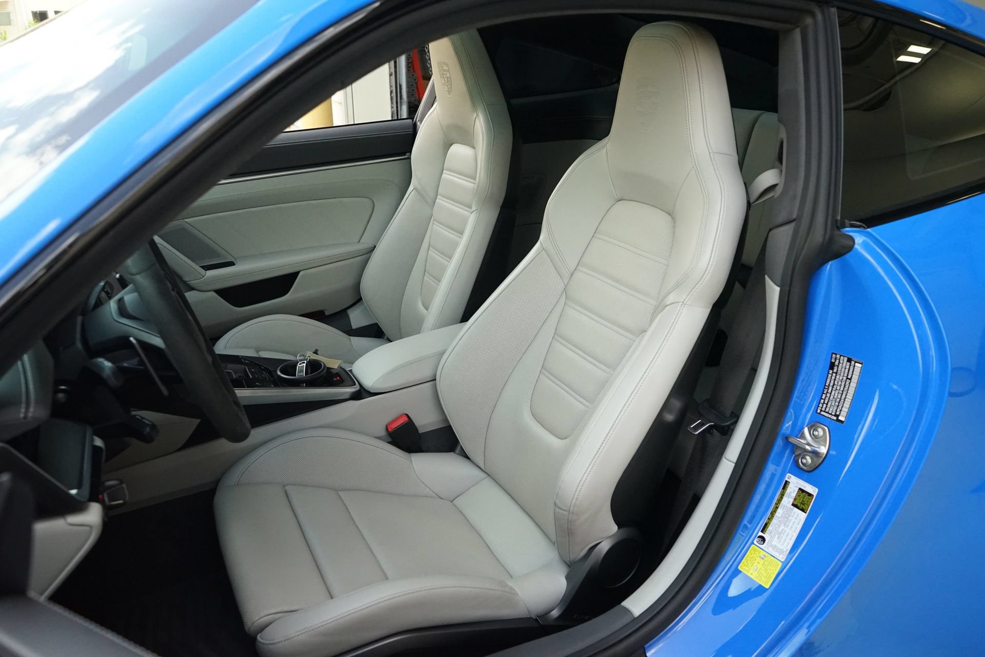 Used 2022 Porsche 911 Turbo S AWD/4WD image 9