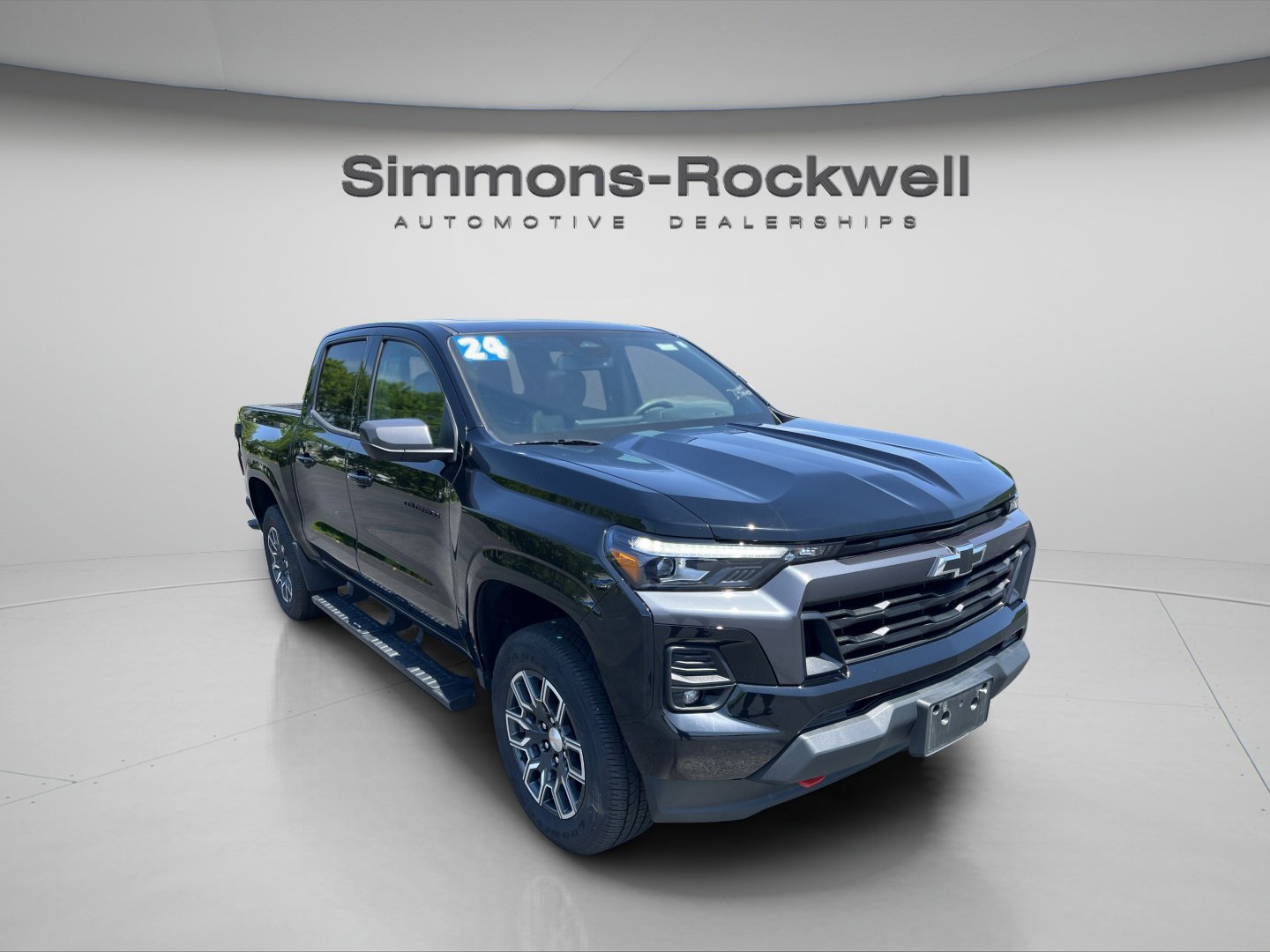 Used 2024 Chevrolet Colorado LT w/ LT Convenience Package III AWD/4WD image 8