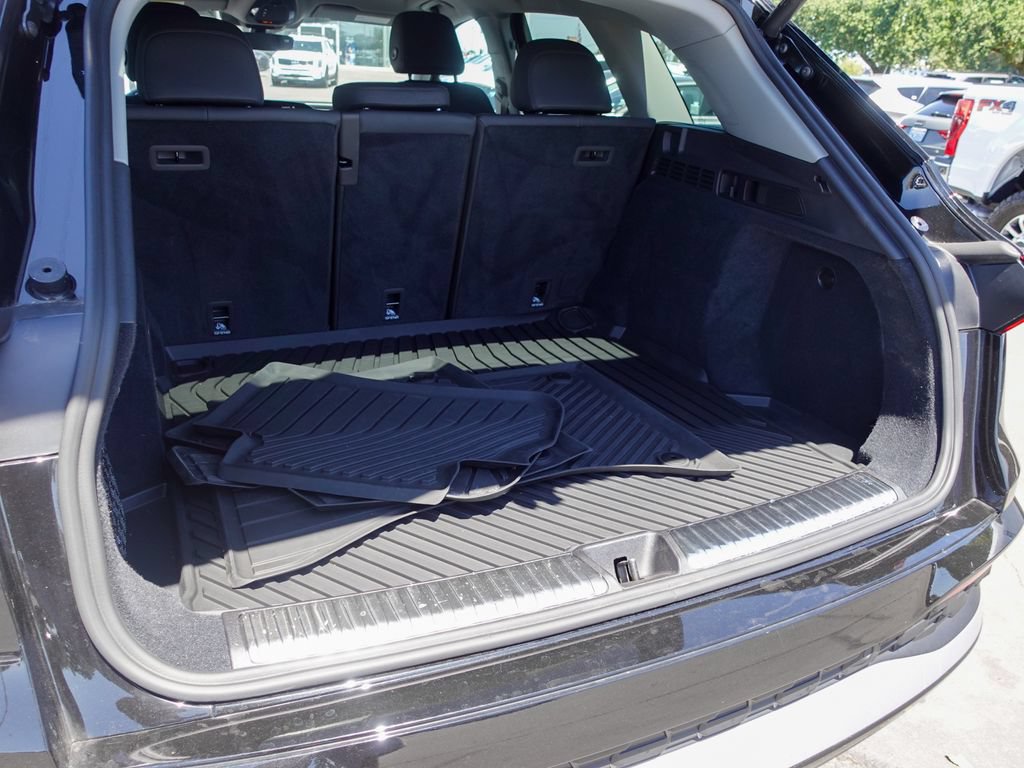 Used 2025 Audi Q5 Premium w/ Convenience Package AWD/4WD image 32