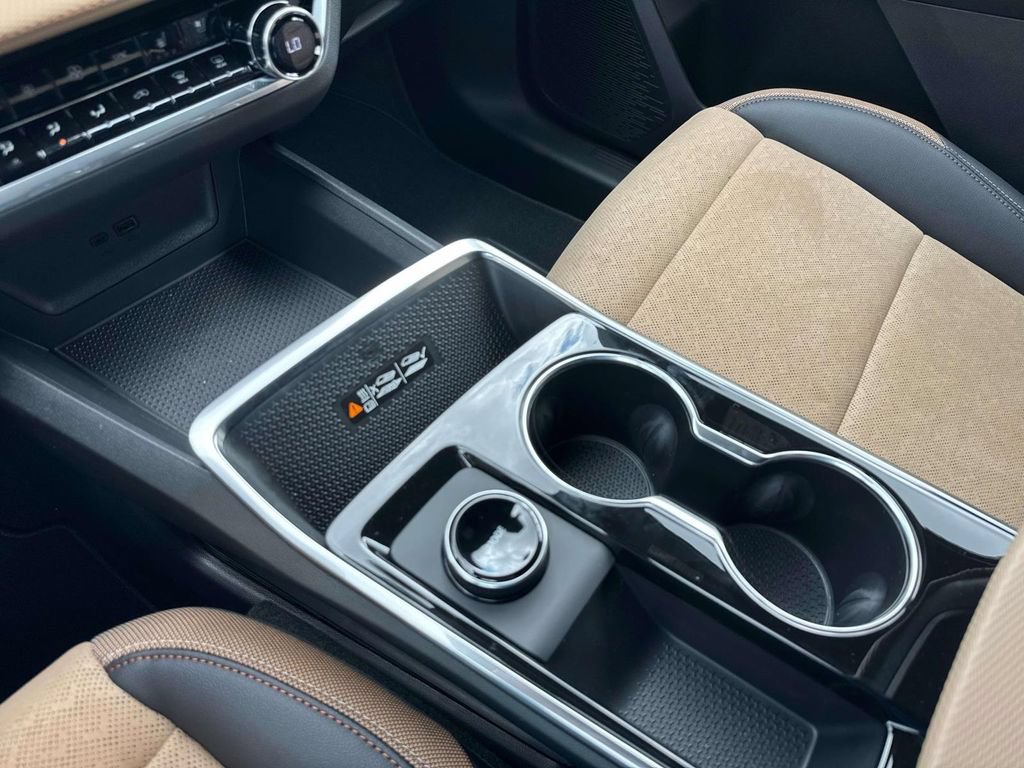 New 2026 Chevrolet Equinox ACTIV w/ Convenience Package III FWD image 28