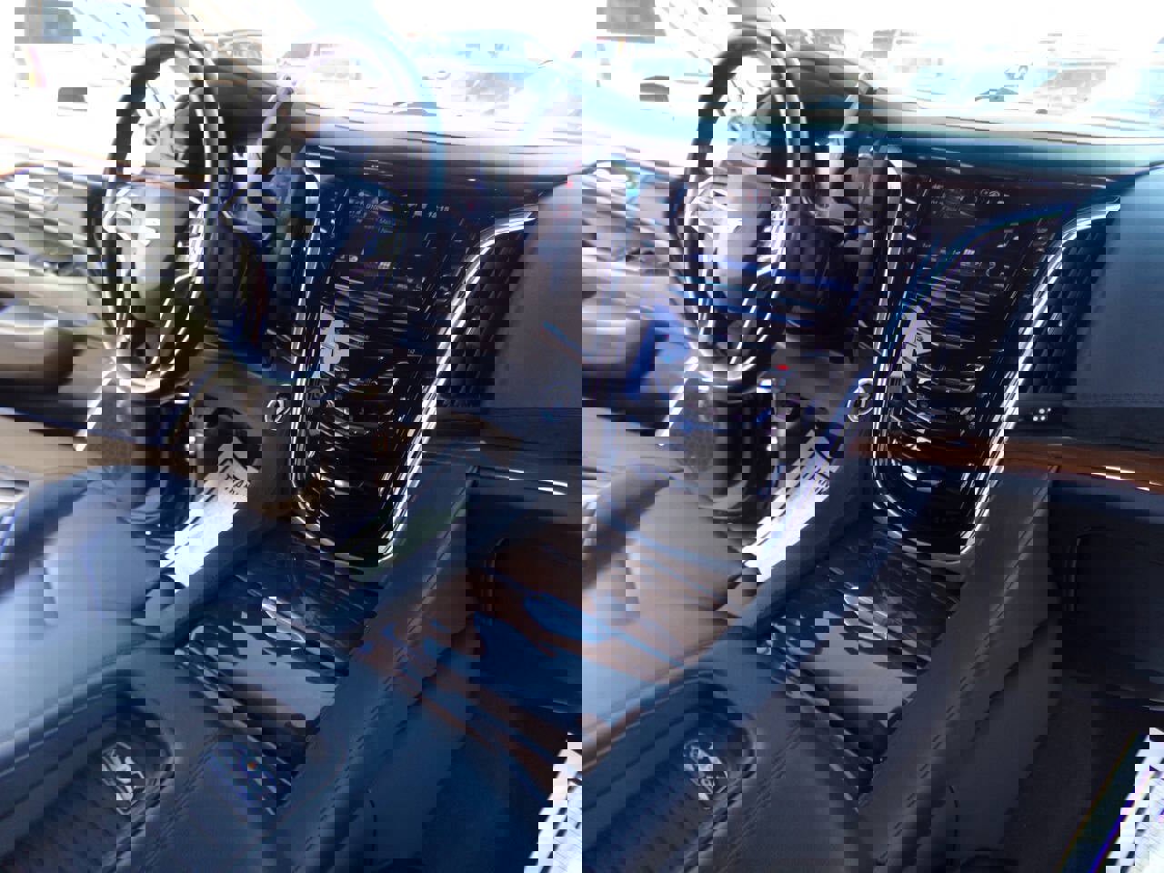 Used 2019 Cadillac Escalade ESV Luxury image 69