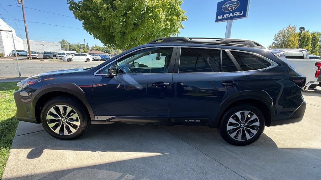 Used 2025 Subaru Outback Limited XT AWD/4WD image 7