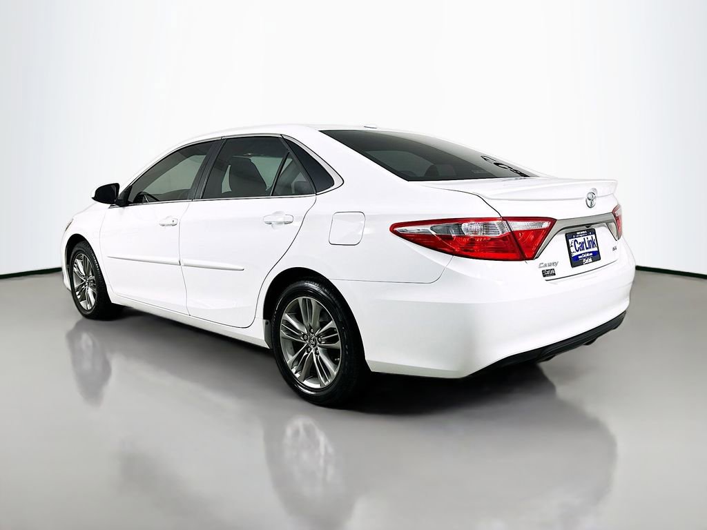 Used 2017 Toyota Camry SE w/ Moonroof Package image 5