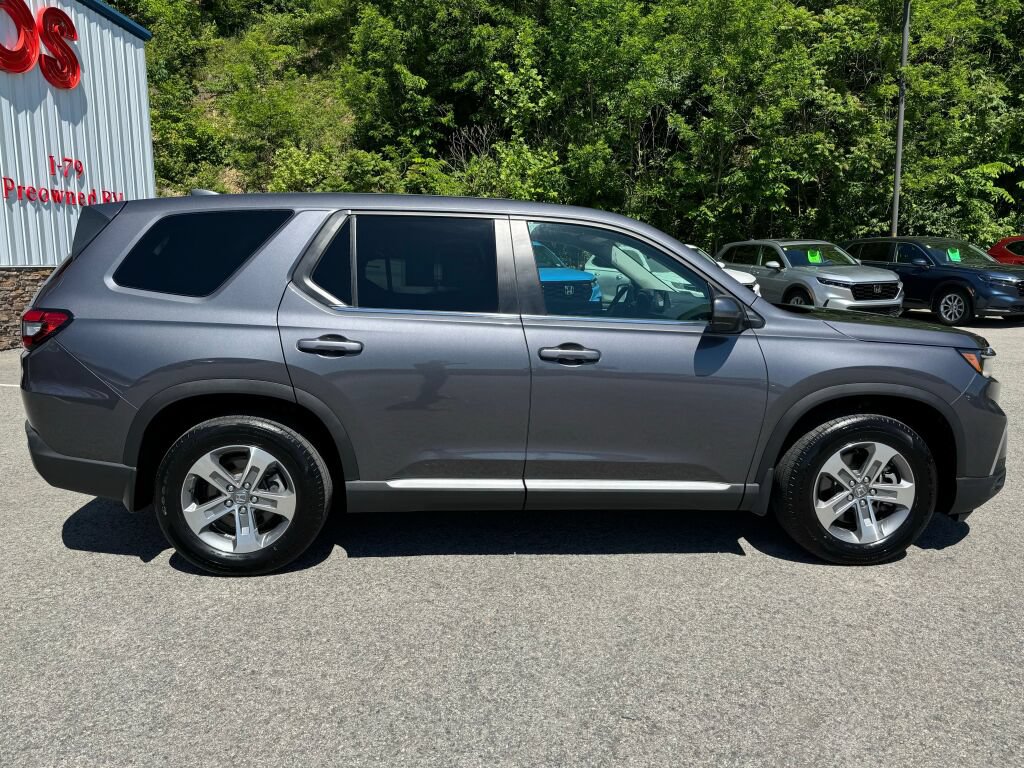 Used 2025 Honda Pilot EX-L image 8