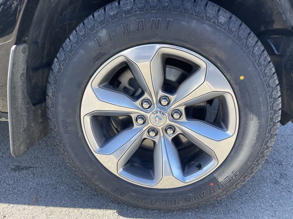 Used 2022 RAM 1500 Limited w/ Body-Colour Bumper Group image 32