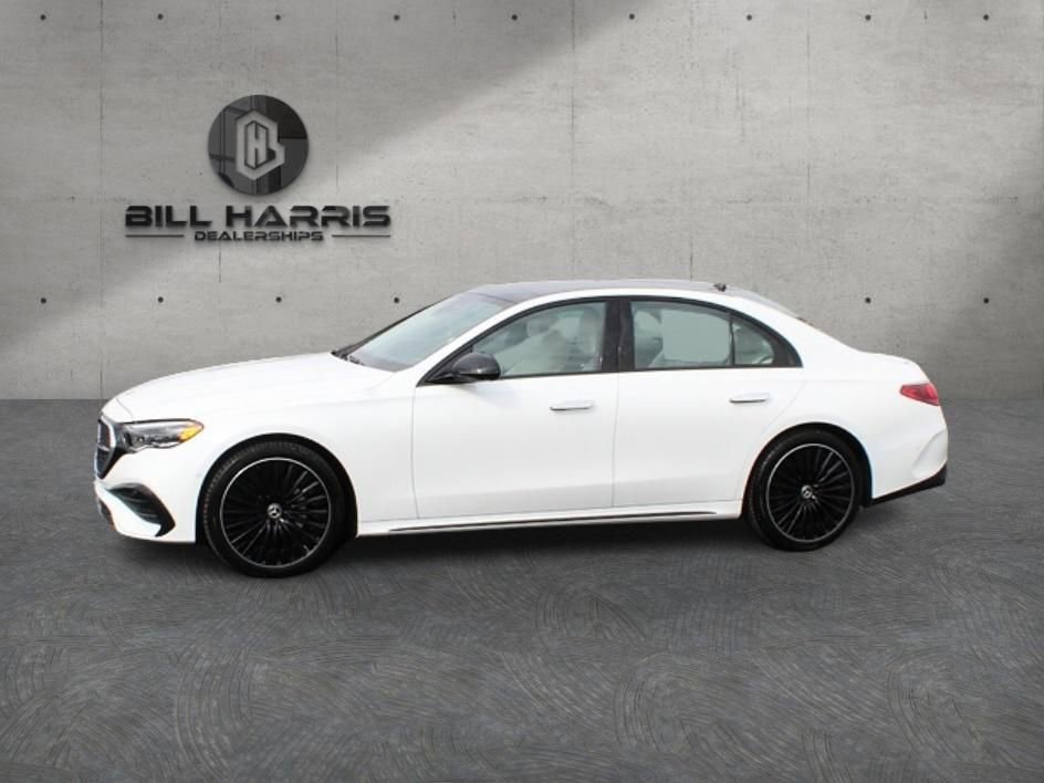 Used 2024 Mercedes-Benz E 350 4MATIC Sedan image 4