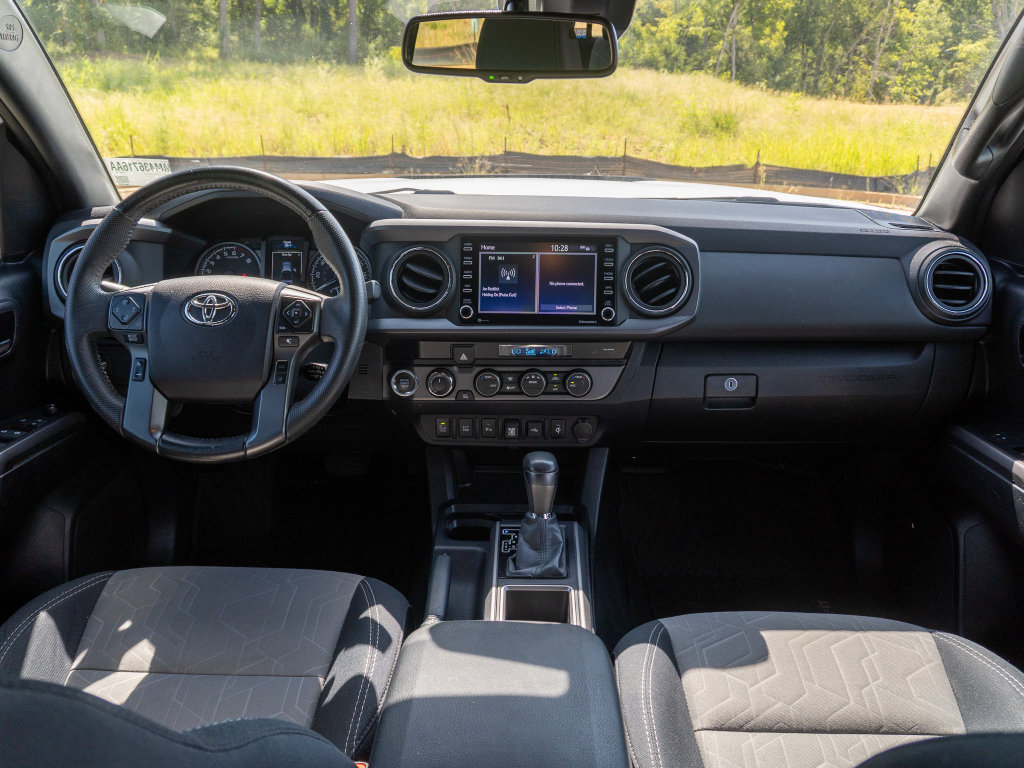 Used 2021 Toyota Tacoma TRD Off-Road w/ Technology Package AWD/4WD image 19