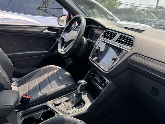 Used 2024 Volkswagen Tiguan SEL R-Line AWD/4WD image 28