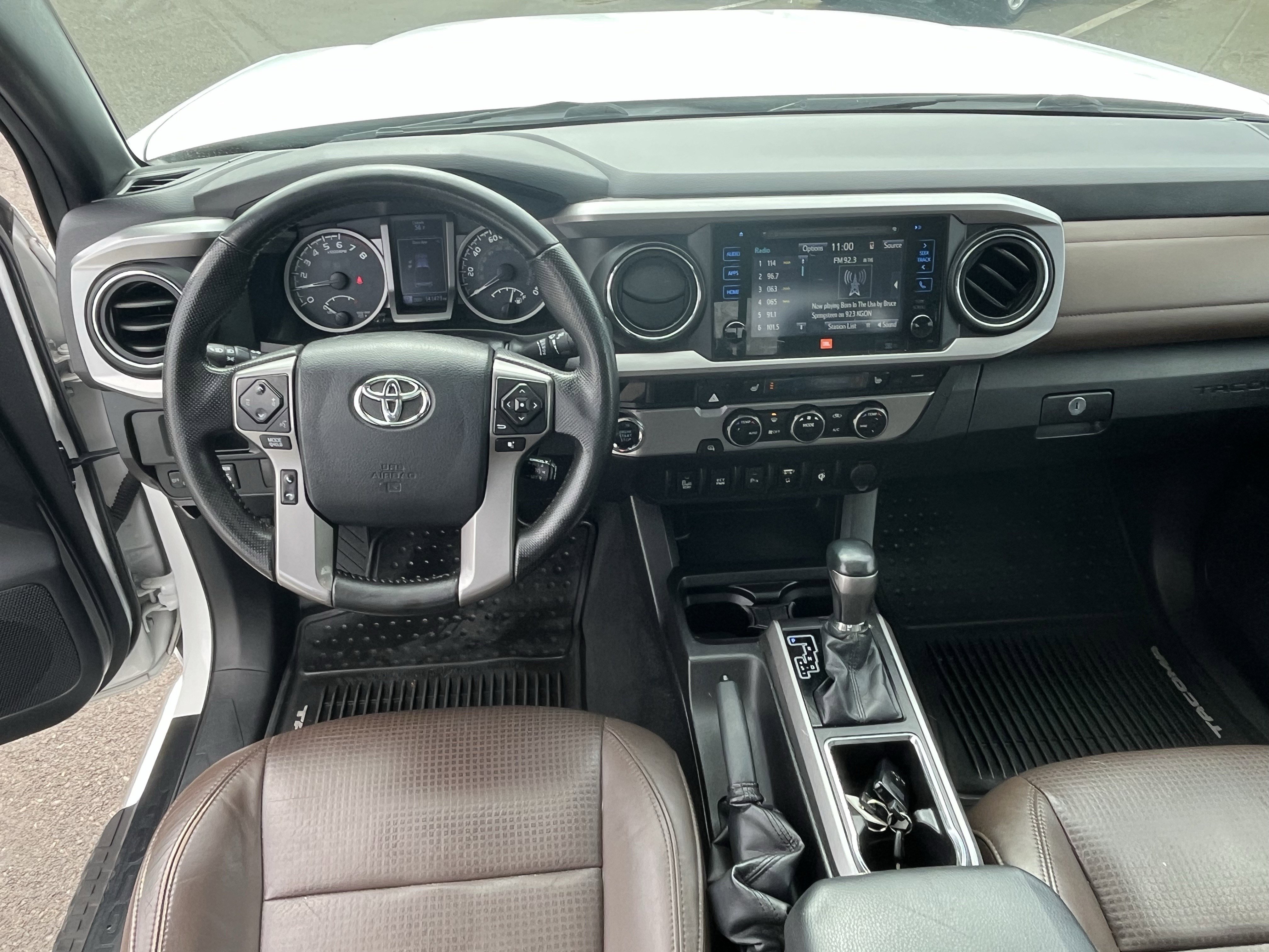 Used 2016 Toyota Tacoma Limited w/ Towing Package RWD image 11