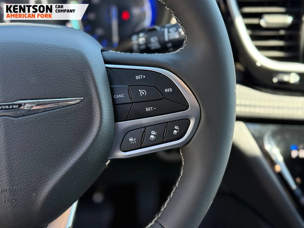Used 2026 Chrysler Pacifica Limited AWD/4WD image 20