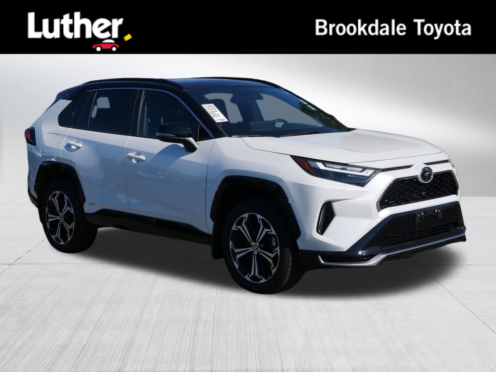 Certified 2025 Toyota RAV4 XSE w/ Weather Package AWD/4WD image 1