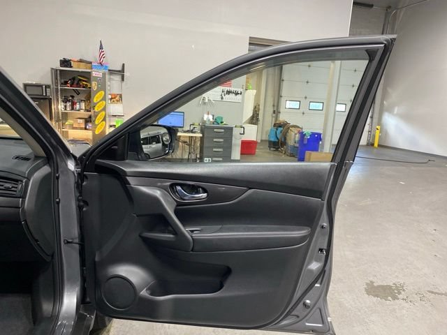 Certified 2018 Nissan Rogue SV w/ Premium Package AWD/4WD image 28