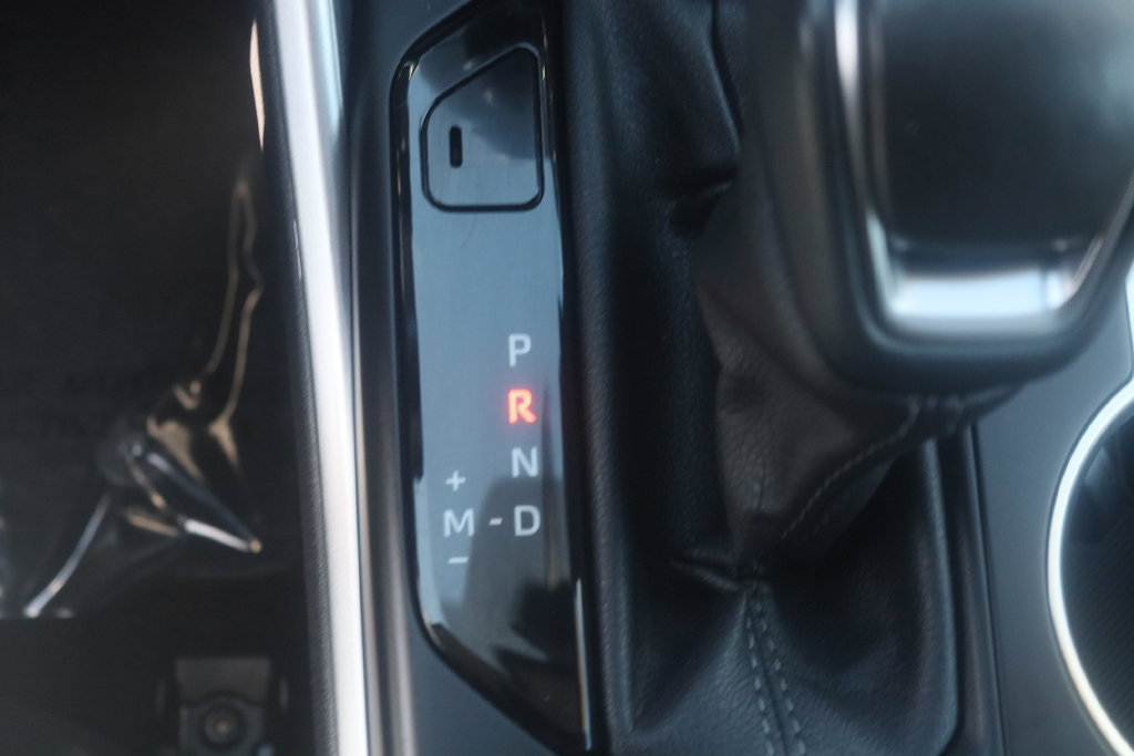 Used 2023 Toyota Highlander XLE AWD/4WD image 18