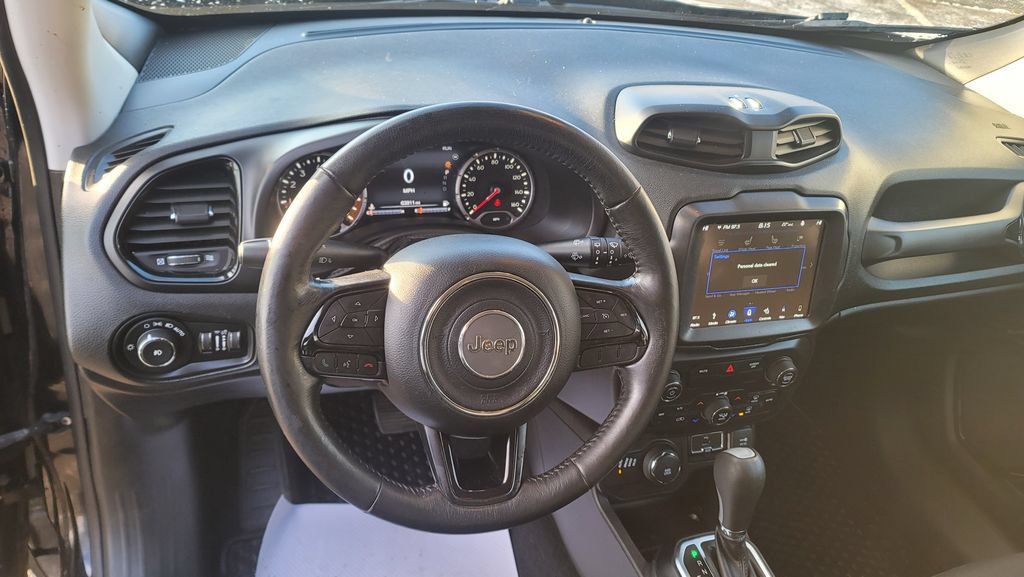 Used 2018 Jeep Renegade Altitude w/ UConnect 8.4 Nav Group AWD/4WD image 20