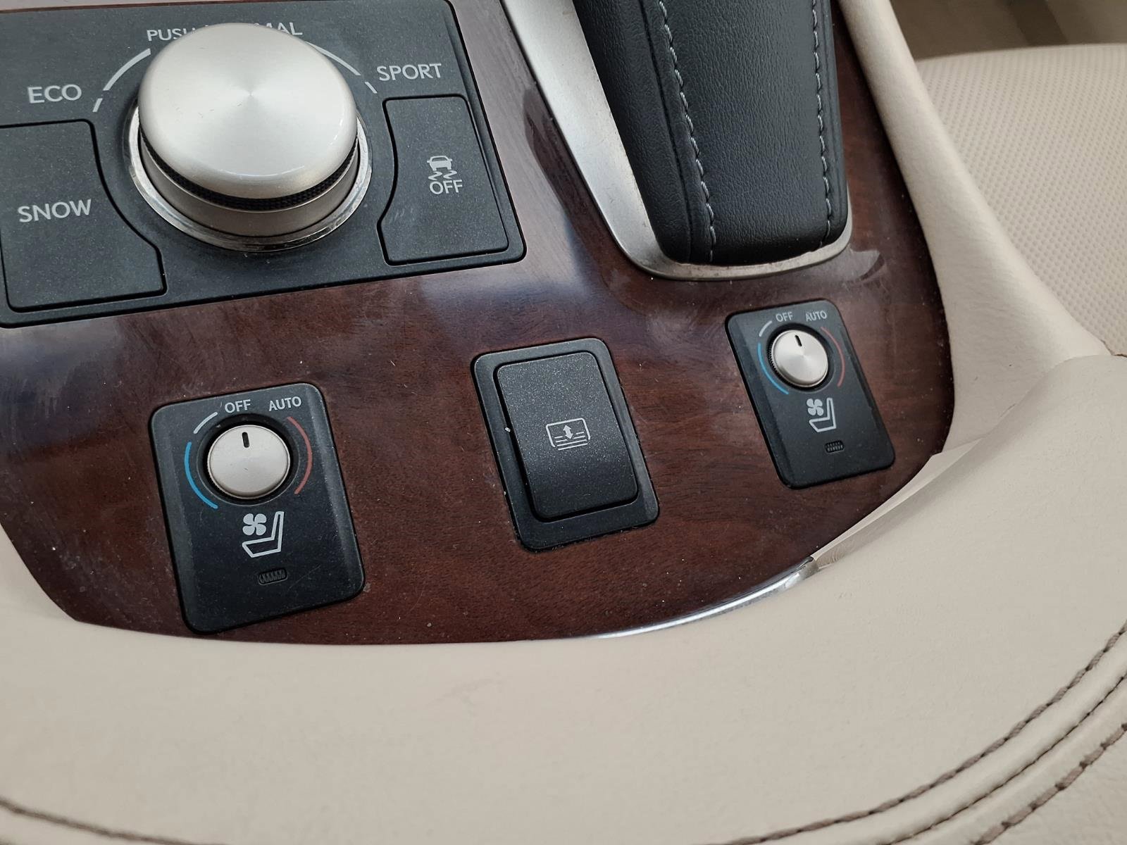 Used 2015 Lexus LS 460 AWD w/ Comfort Package image 16