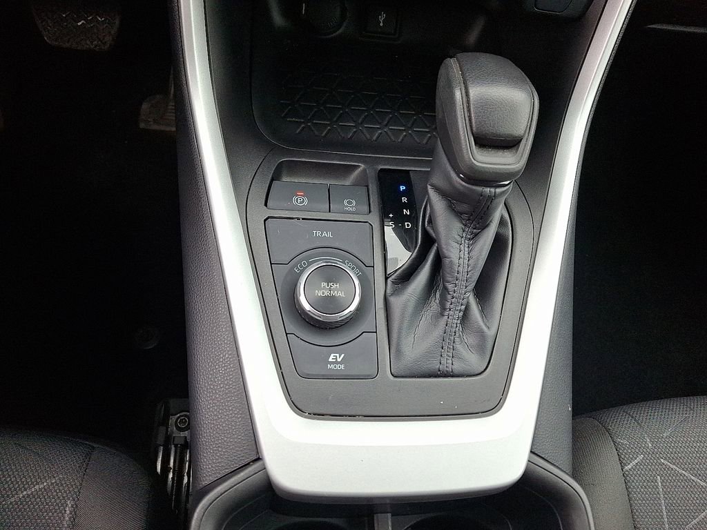 Used 2022 Toyota RAV4 XLE image 15