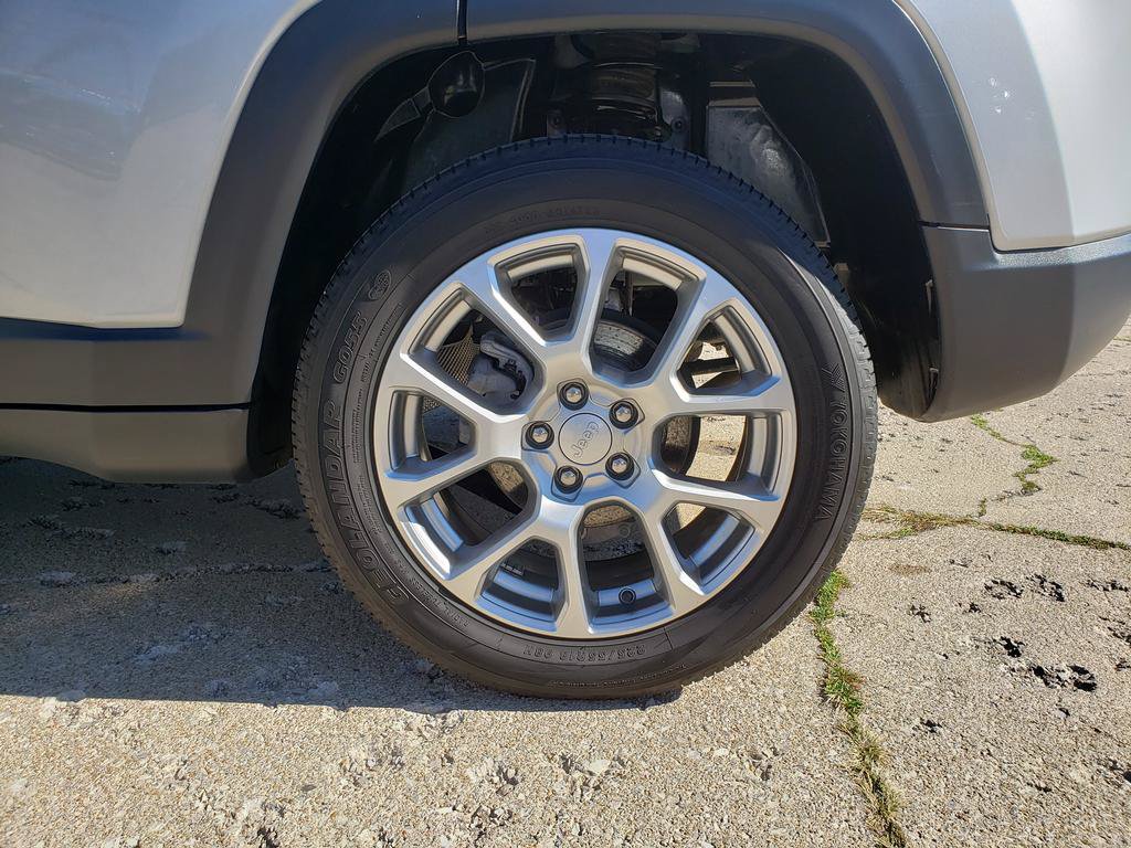 Used 2024 Jeep Compass Latitude AWD/4WD image 24