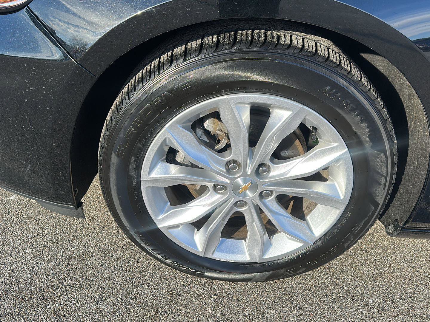 Used 2024 Chevrolet Malibu LT image 2