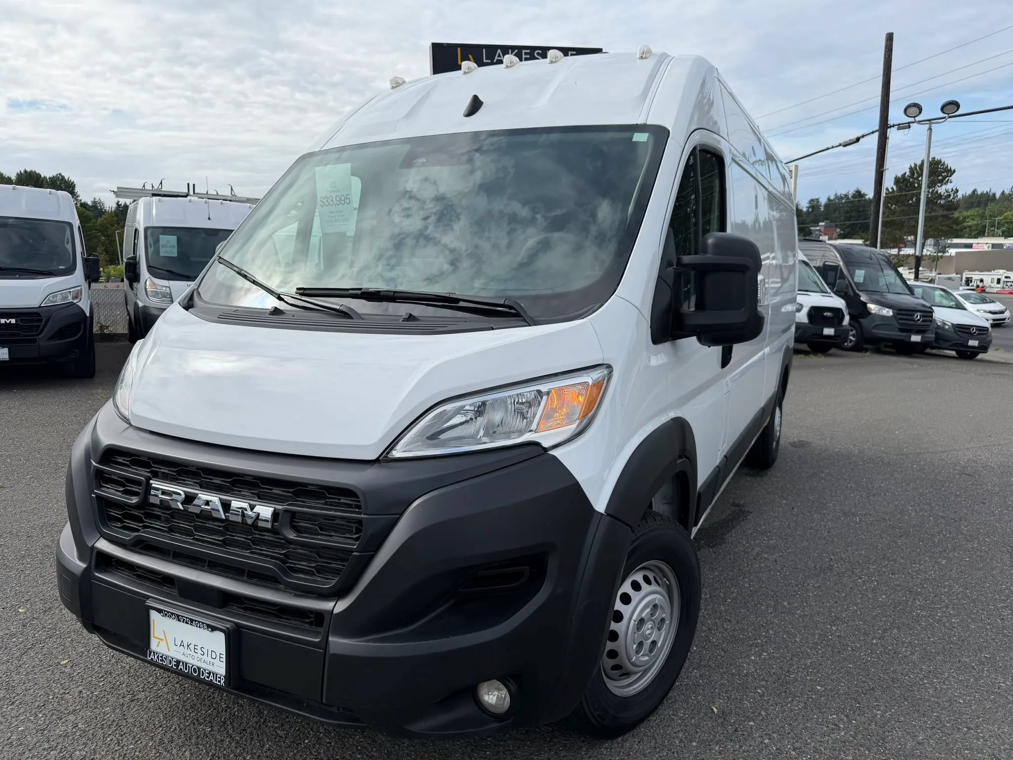 Used 2025 RAM ProMaster 2500 w/ Convenience Group FWD image 11