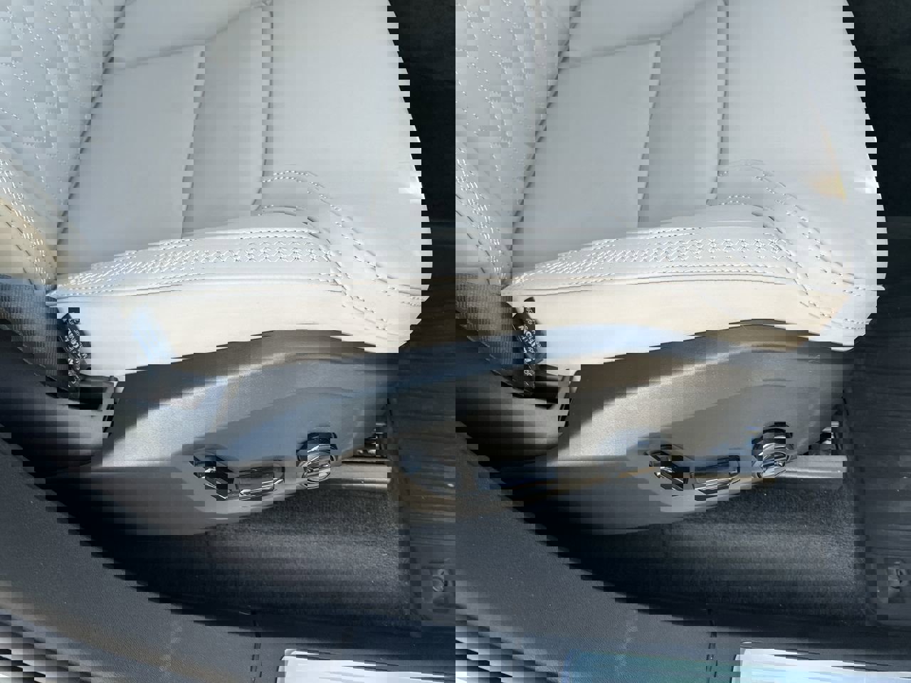 Used 2026 Volvo XC90 B5 Plus w/ Protection Package image 14