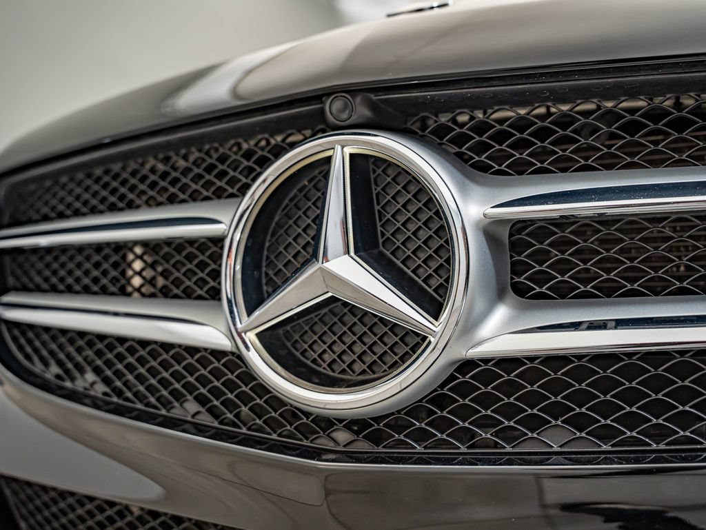 Used 2018 Mercedes-Benz C 300 4MATIC Sedan image 12