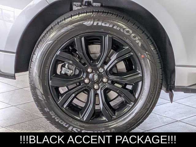 Used 2024 Ford Edge SE w/ Black Appearance Package image 10