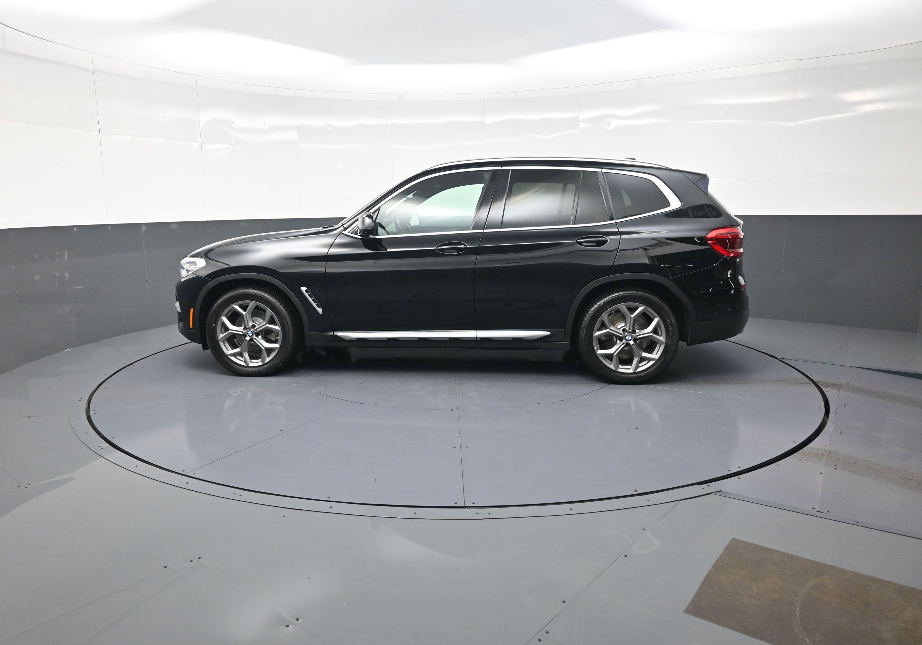 Used 2021 BMW X3 xDrive30i w/ Premium Package image 6