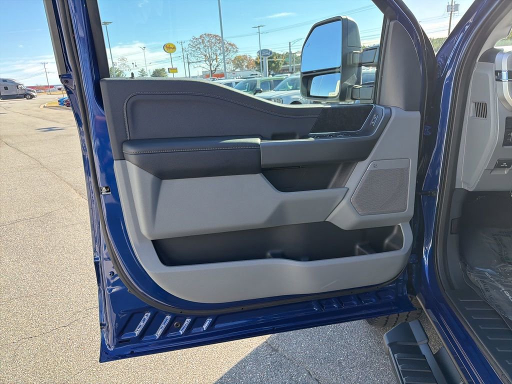 New 2026 Ford F250 XLT w/ XLT Premium Package AWD/4WD image 13