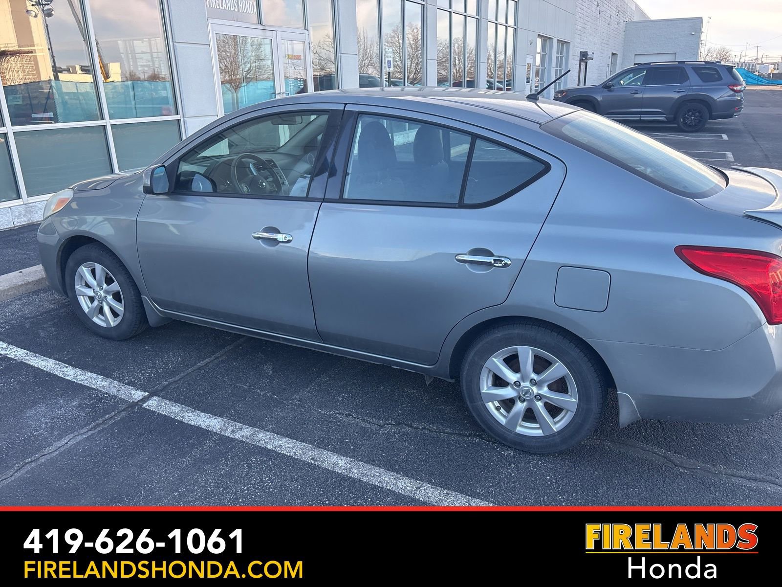 Used 2014 Nissan Versa SV w/ Convenience Package image 11