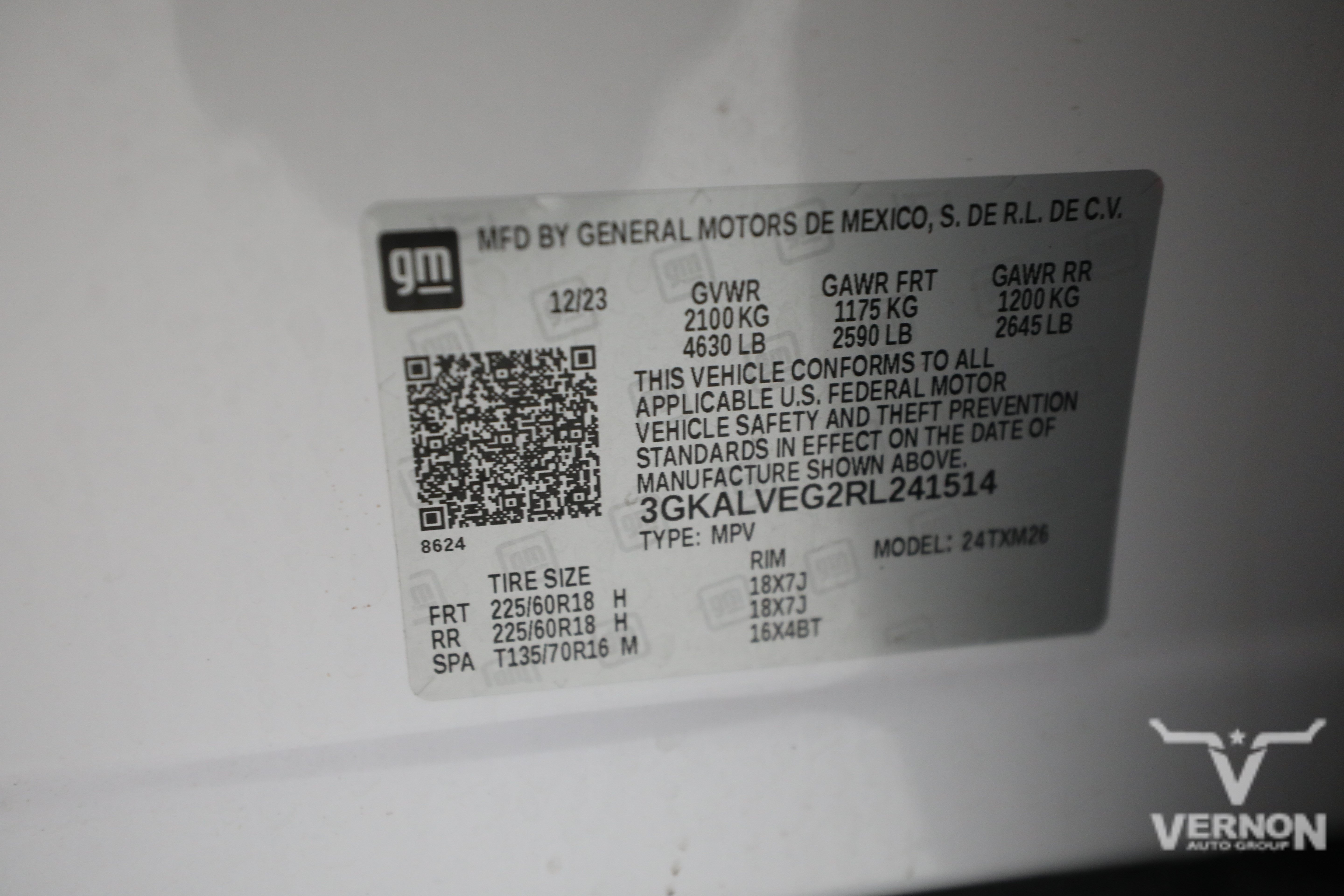 Used 2024 GMC Terrain SLT AWD/4WD image 13