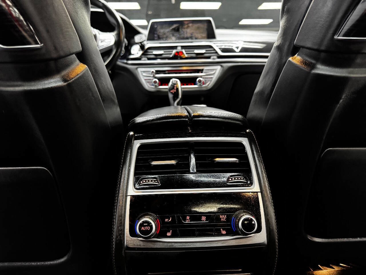 Used 2016 BMW 750i image 39