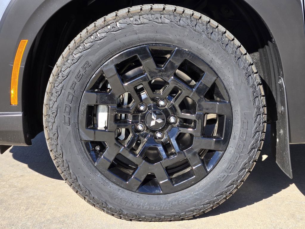 New 2026 Mitsubishi Outlander Trail Edition image 9