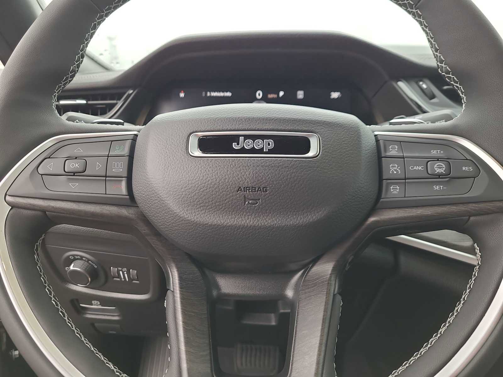 New 2026 Jeep Grand Cherokee Altitude image 23