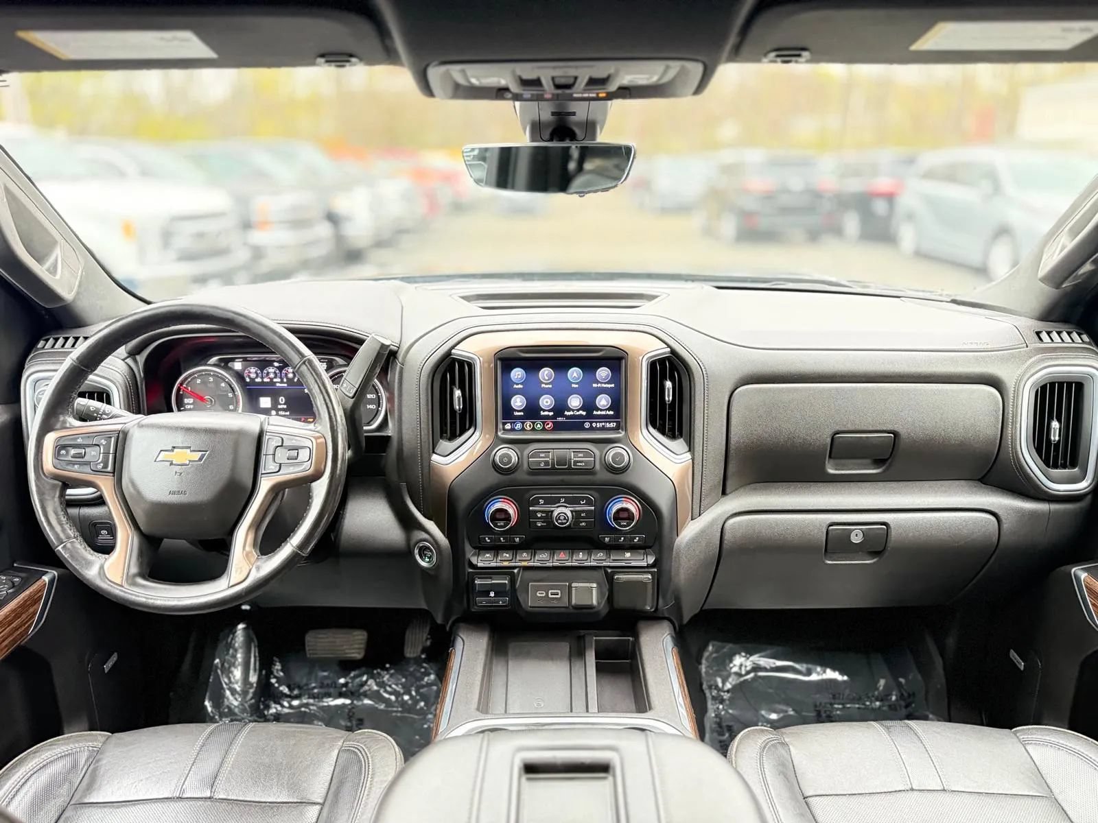 Used 2020 Chevrolet Silverado 1500 High Country w/ Technology Package AWD/4WD image 13
