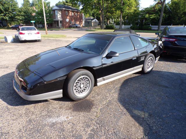 Used 1986 Pontiac Fiero GT image 1