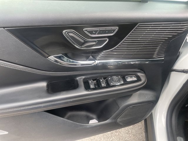 Used 2022 Lincoln Corsair AWD w/ Equipment Group 101A image 19
