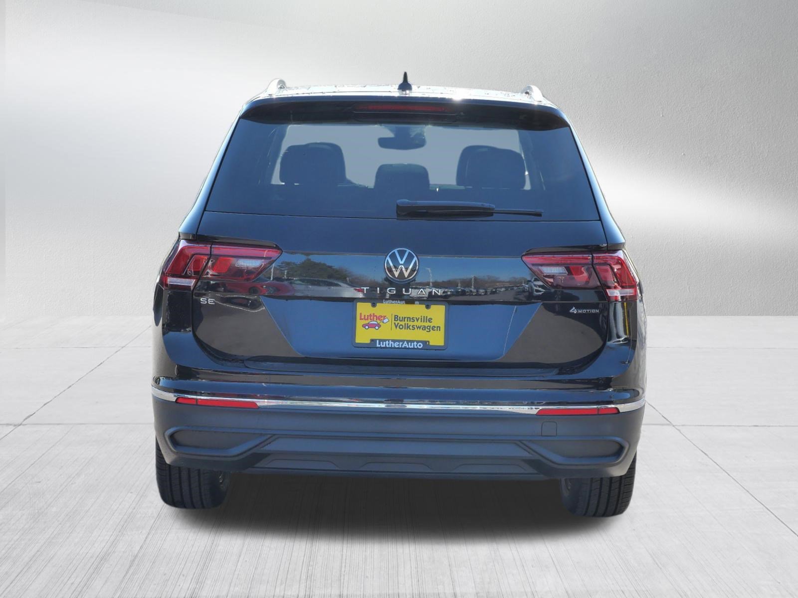 Certified 2022 Volkswagen Tiguan SE w/ Panoramic Sunroof Package image 6