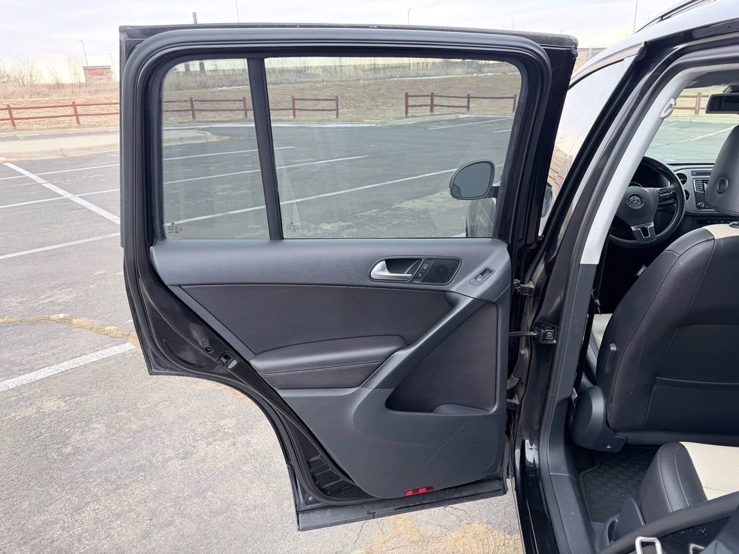 Used 2016 Volkswagen Tiguan S image 19