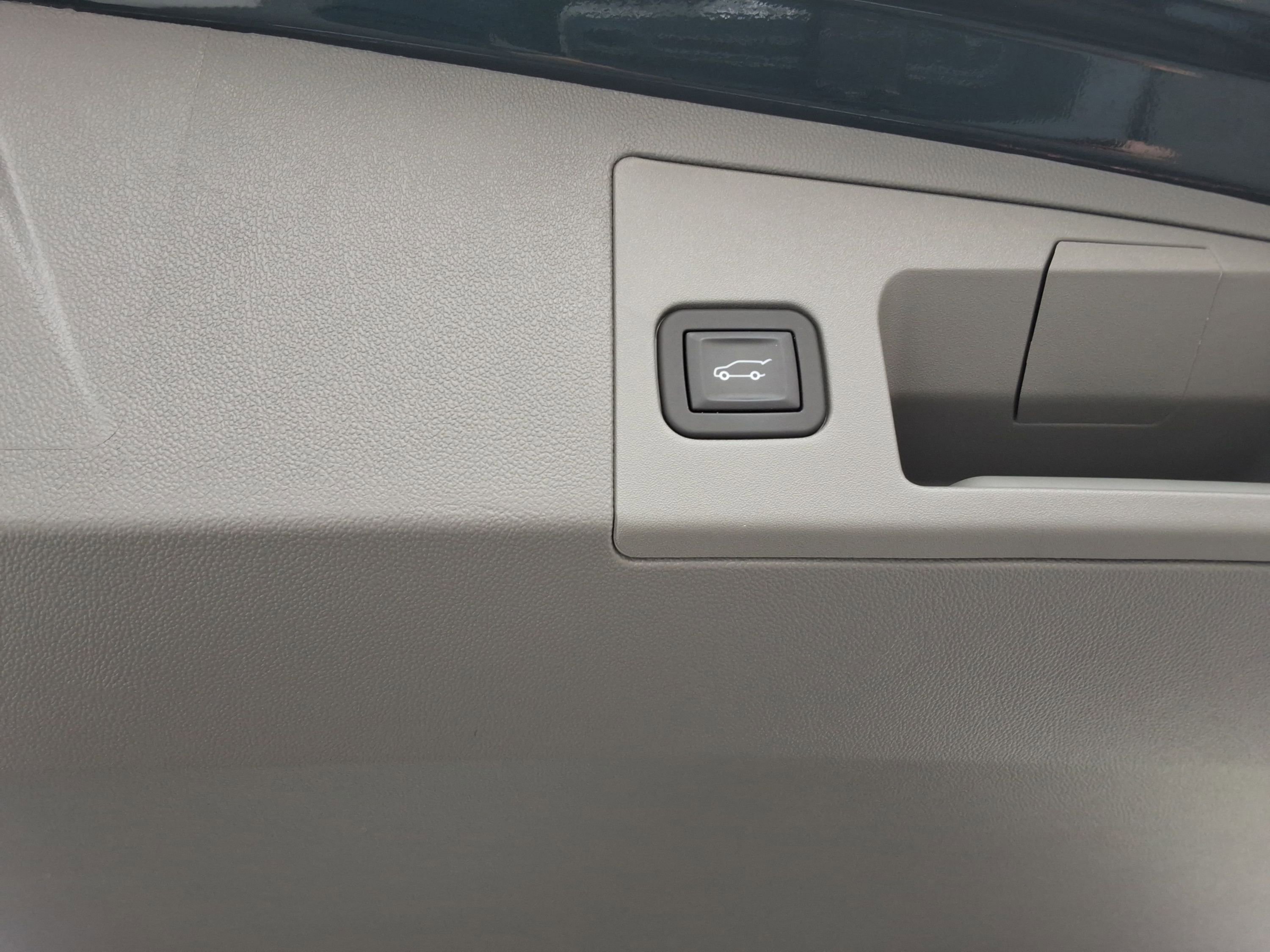 Used 2025 Cadillac XT5 Premium Luxury w/ Technology Package image 22