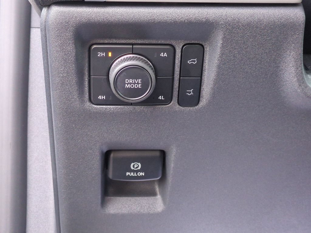 Certified 2025 Ford Expedition Active AWD/4WD image 14