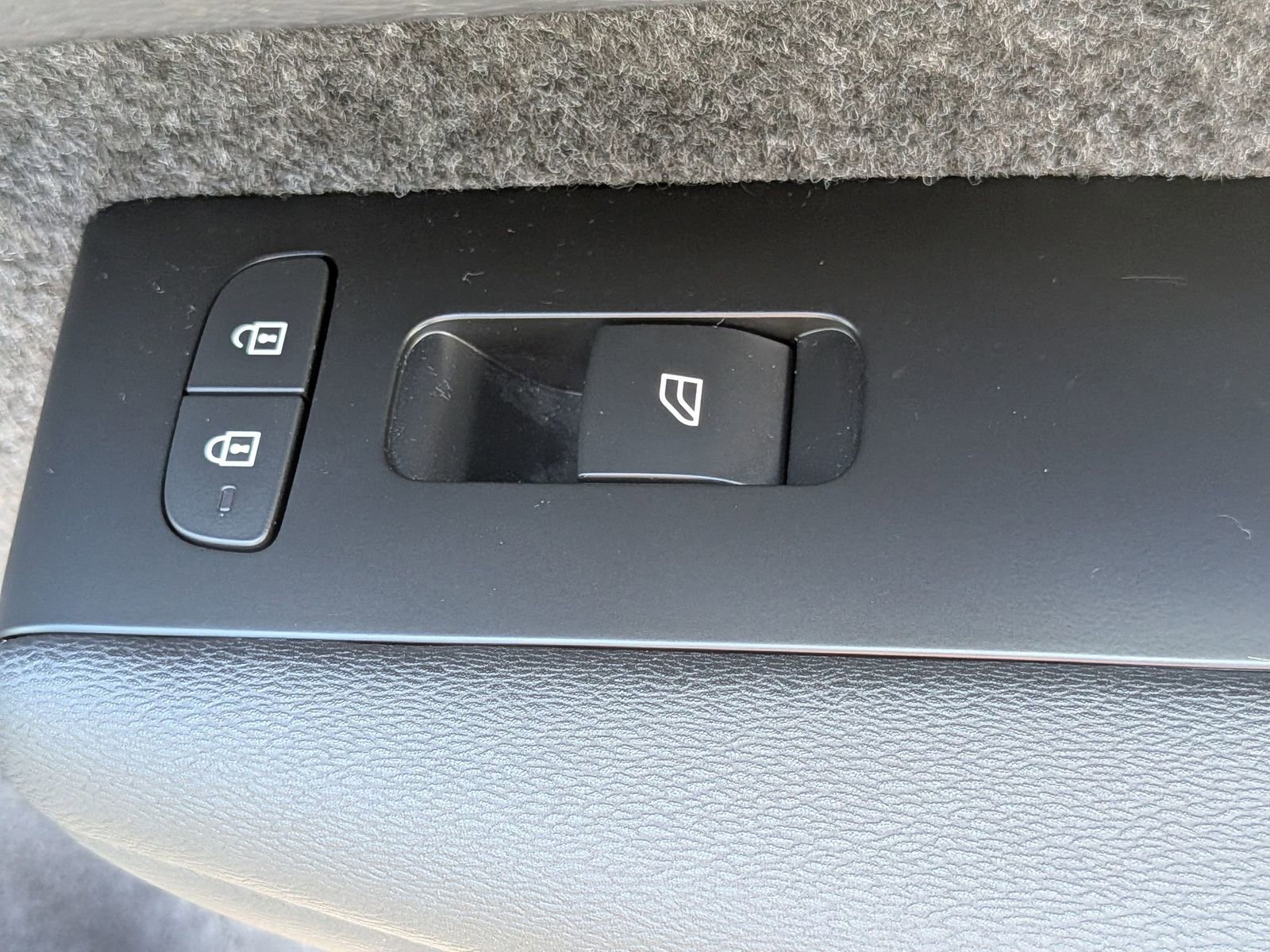Used 2023 Volvo C40 P8 Recharge Ultimate w/ Protection Package Premier AWD/4WD image 36