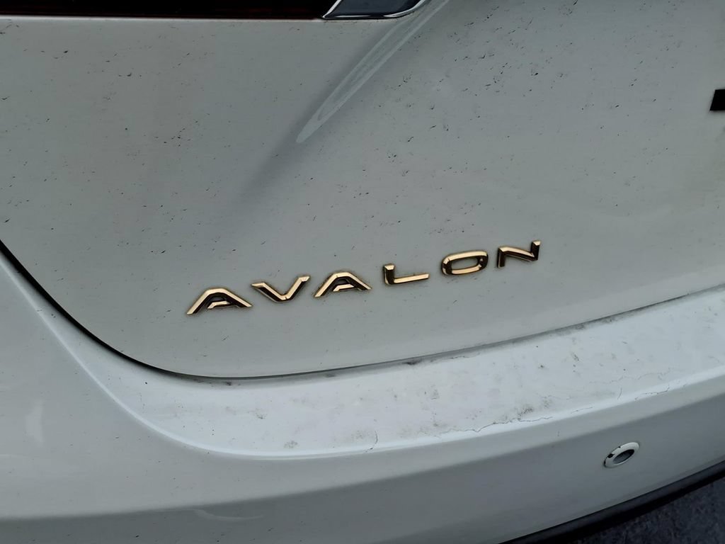Used 2015 Toyota Avalon Limited FWD image 9