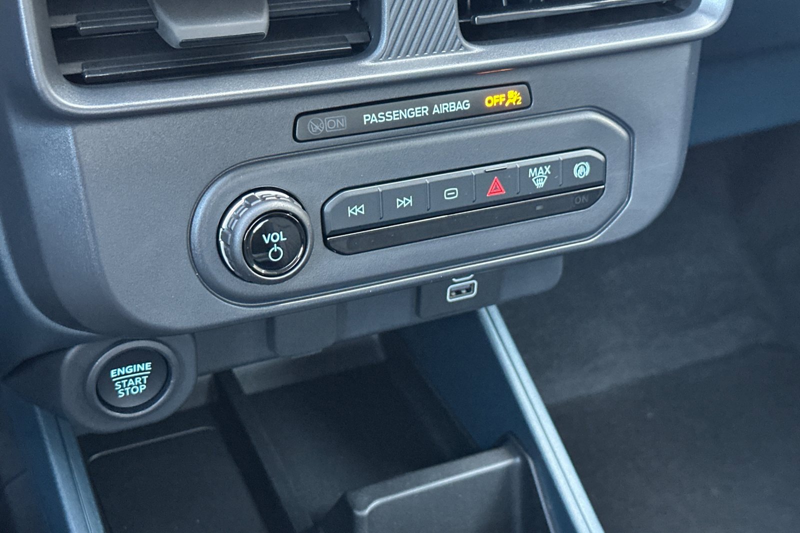 New 2025 Ford Maverick XLT w/ XLT Luxury Package image 19